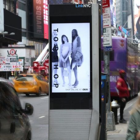 Google zahrnul DOOH mezi display & video