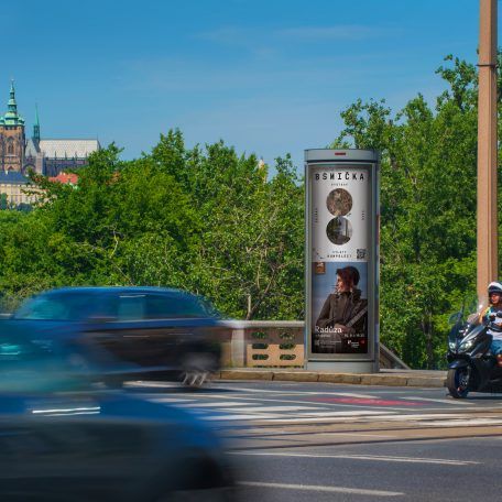 osloví motoristy i pěší