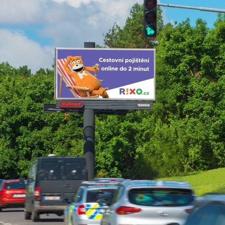 přitáhnou pozornost