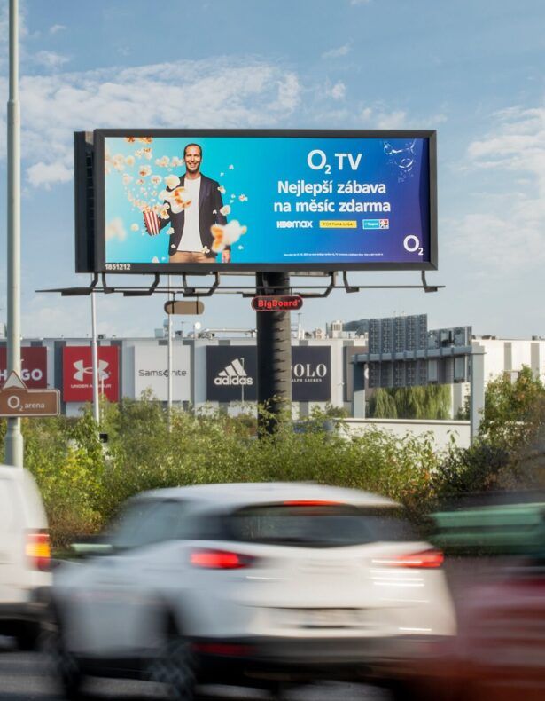 Psychologie barev ve venkovní reklamě