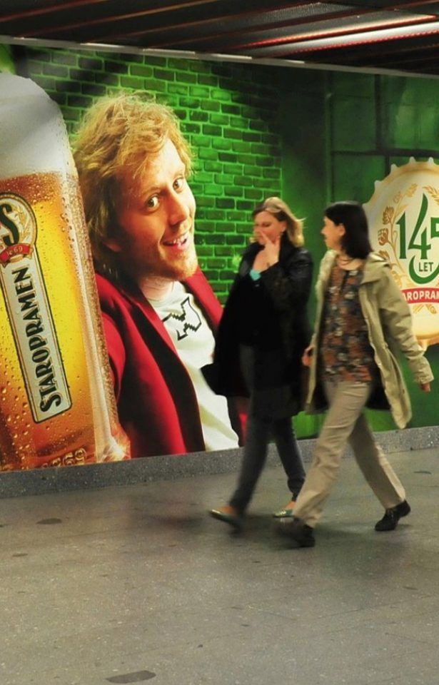 Polep podchodů na nádraží