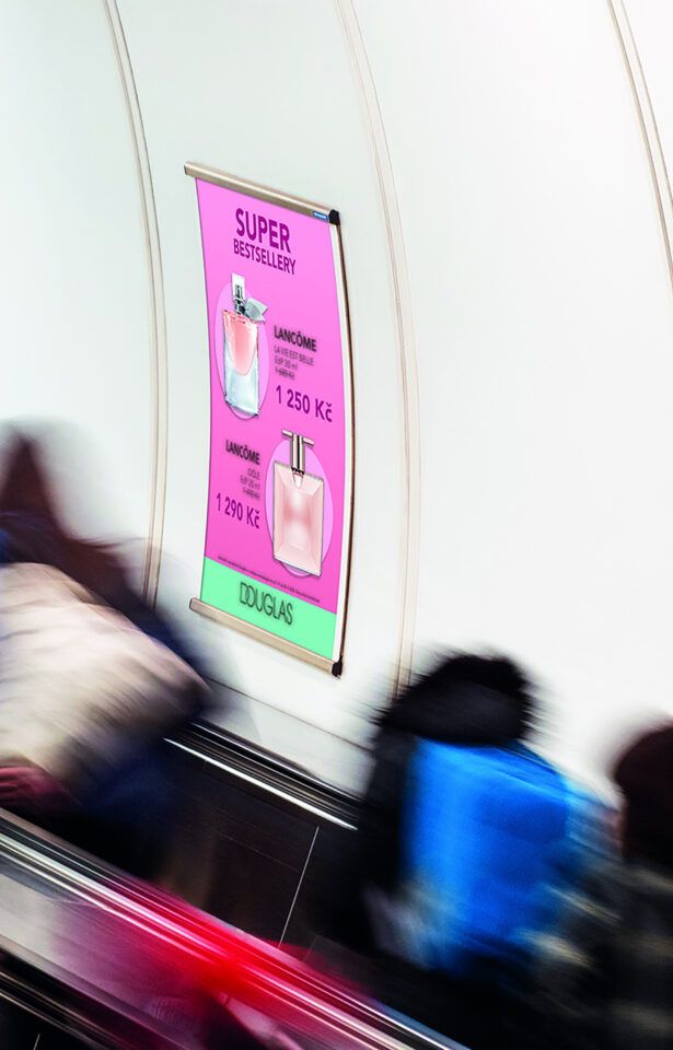 B1 Rámečky u eskalátorů