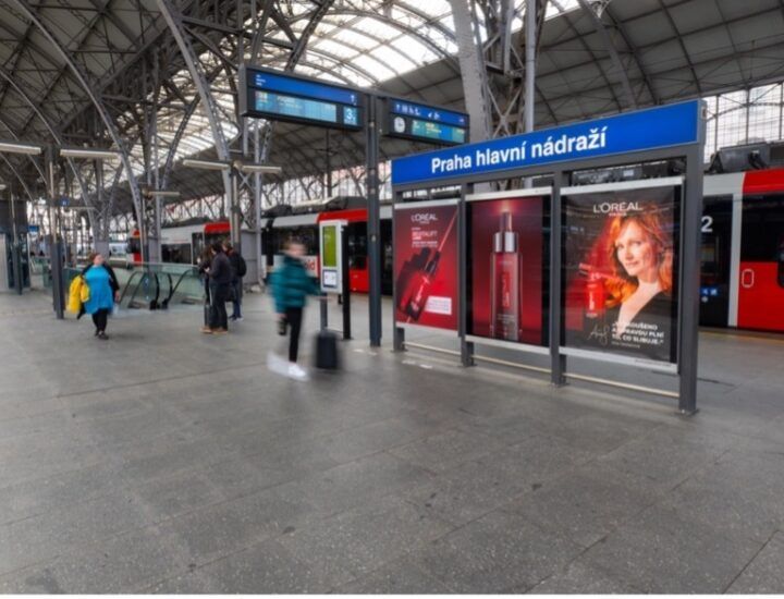 L'Oréal kreativní CLV na nádraží