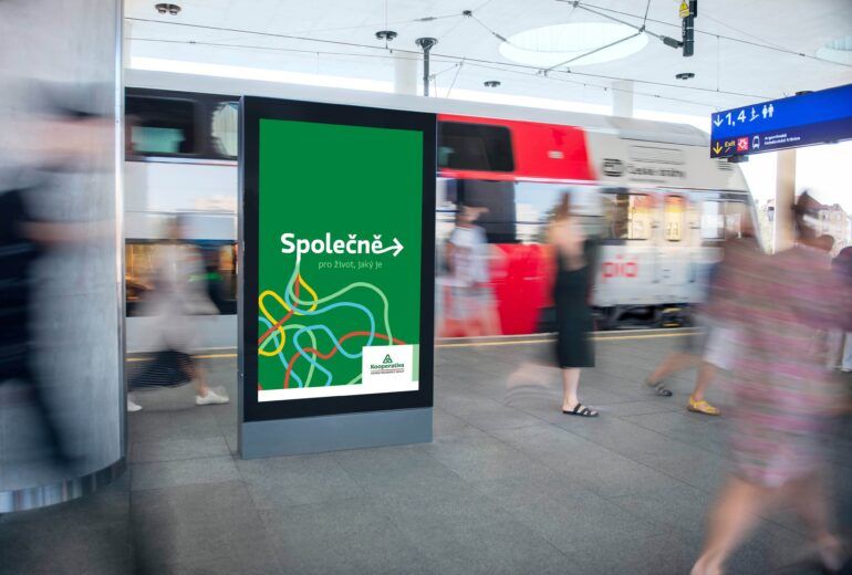 KOOPERATIVA & 230 DIGITÁLNÍCH PLOCH NA JEDEN DEN