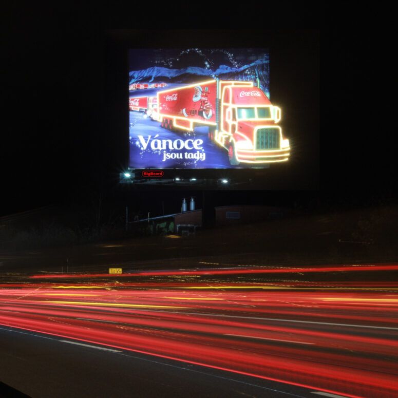 Desítky metrů nástavby a led pásků